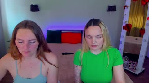 Lili and Bella online show from 05.12.26