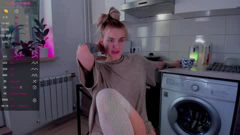 Snapshot of magiclovexo chatting on 01.23.25 MagicLove online show from 01.23.25