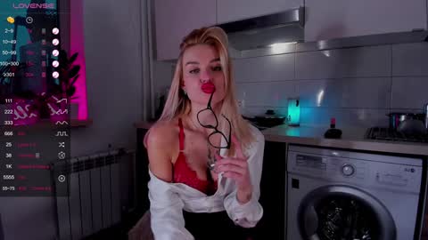 Snapshot of magiclovexo chatting on 01.24.25 MagicLove online show from 01.24.25