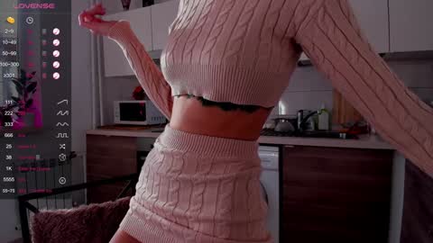 Snapshot of magiclovexo chatting on 01.25.25 MagicLove online show from 01.25.25