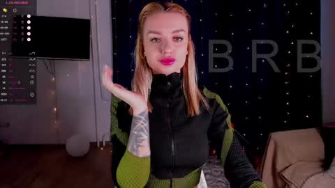 Snapshot of magiclovexo chatting on 02.12.25 MagicLove online show from 02.12.25