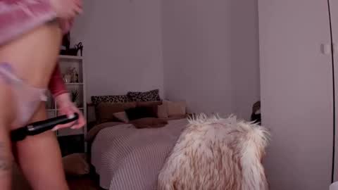 Snapshot of magiclovexo chatting on 02.17.25 MagicLove online show from 02.17.25