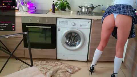 Snapshot of magiclovexo chatting on 10.01.25 MagicLove online show from 10.01.25