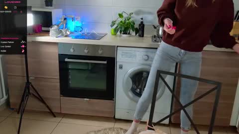 Snapshot of magiclovexo chatting on 10.02.25 MagicLove online show from 10.02.25