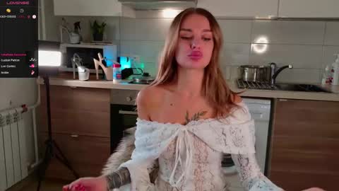 Snapshot of magiclovexo chatting on 10.08.25 MagicLove online show from 10.08.25