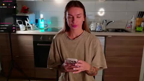 Snapshot of magiclovexo chatting on 10.14.25 MagicLove online show from 10.14.25