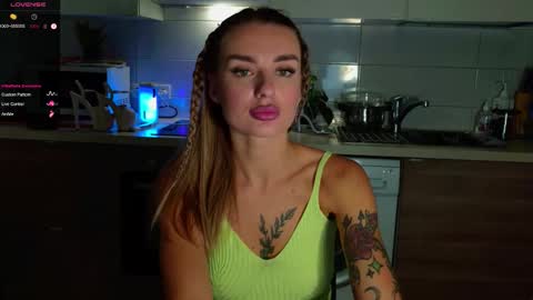 Snapshot of magiclovexo chatting on 10.21.25 MagicLove online show from 10.21.25