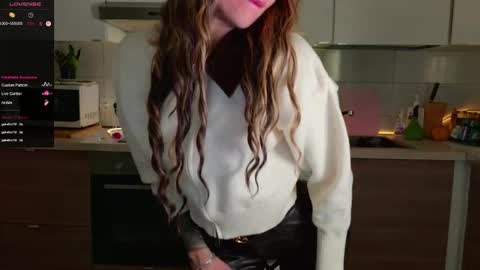 Snapshot of magiclovexo chatting on 10.26.25 MagicLove online show from 10.26.25