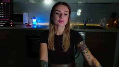 Snapshot of magiclovexo chatting on 10.30.25 MagicLove online show from 10.30.25