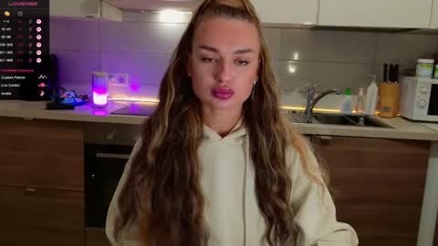 Snapshot of magiclovexo chatting on 11.27.25 MagicLove online show from 11.27.25