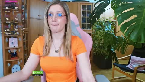 Nicole online show from 01.31.25