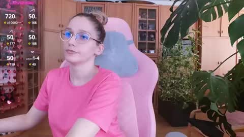 Nicole online show from 02.11.25