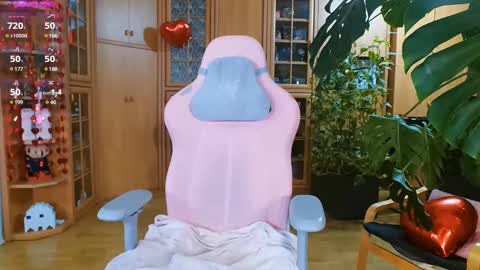 Nicole online show from 02.14.25