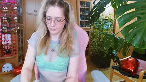 Nicole online show from 02.16.25