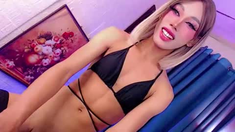 Mocah online show from 12.14.25