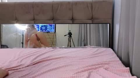 Snapshot of magnificent_angel chatting on 02.24.25 Sasha online show from 02.24.25