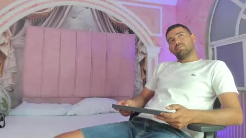 Snapshot of magnus_alejo chatting on 04.12.26 Magnus Alejo online show from 04.12.26