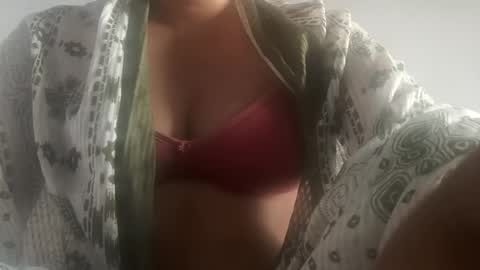 Snapshot of mahi_arora55 chatting on 05.16.26 Mahi online show from 05.16.26