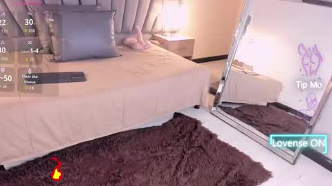 maia_520 online show from 11.20.25