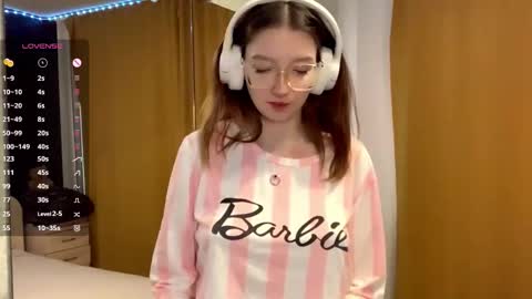 Snapshot of maidacompston chatting on 10.14.25 Elina online show from 10.14.25