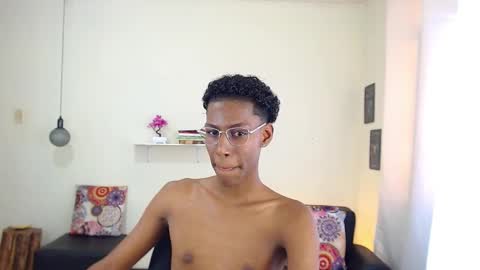 Snapshot of maiki18 chatting on 03.10.25 I am Maik online show from 03.10.25