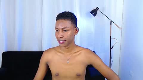 Snapshot of maiki18 chatting on 11.29.25 I am Maik online show from 11.29.25