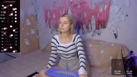 Snapshot of mailin_harrington chatting on 12.12.24 Your kitty online show from 12.12.24