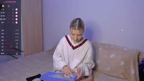 Snapshot of mailin_harrington chatting on 12.17.24 Your kitty online show from 12.17.24