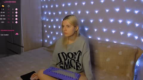 Snapshot of mailin_harrington chatting on 12.24.24 Your kitty online show from 12.24.24