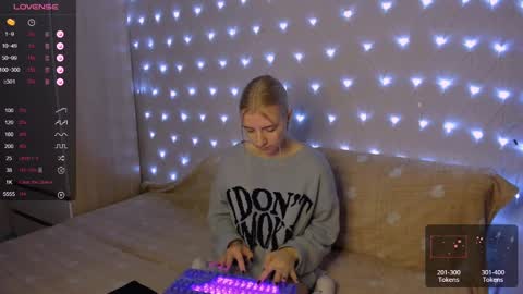 Snapshot of mailin_harrington chatting on 01.15.25 Your kitty online show from 01.15.25