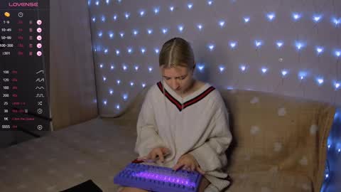 Snapshot of mailin_harrington chatting on 02.21.25 Your kitty online show from 02.21.25