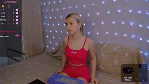 Snapshot of mailin_harrington chatting on 03.04.25 Your kitty online show from 03.04.25