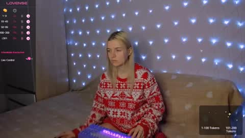 Snapshot of mailin_harrington chatting on 03.05.25 Your kitty online show from 03.05.25