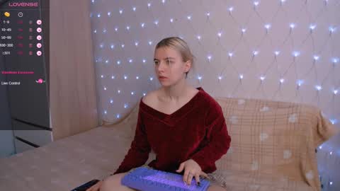 Snapshot of mailin_harrington chatting on 03.08.25 Your kitty online show from 03.08.25