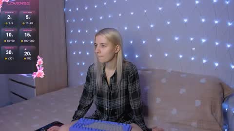 Snapshot of mailin_harrington chatting on 10.08.25 Your kitty online show from 10.08.25