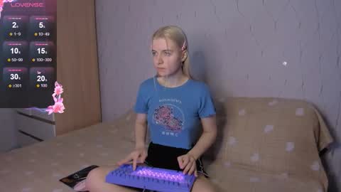 Snapshot of mailin_harrington chatting on 11.09.25 Your kitty online show from 11.09.25