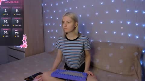 Snapshot of mailin_harrington chatting on 11.15.25 Your kitty online show from 11.15.25