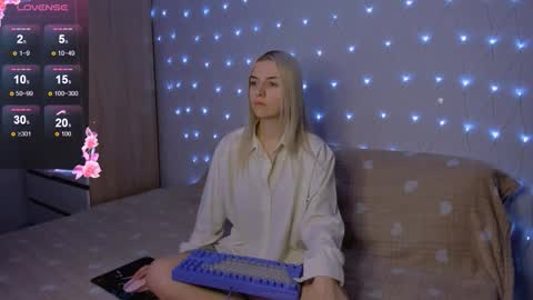 Snapshot of mailin_harrington chatting on 12.01.25 Your kitty online show from 12.01.25