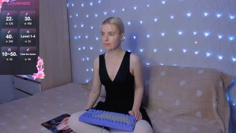 Snapshot of mailin_harrington chatting on 12.03.25 Your kitty online show from 12.03.25