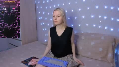 Snapshot of mailin_harrington chatting on 02.09.26 Your kitty online show from 02.09.26