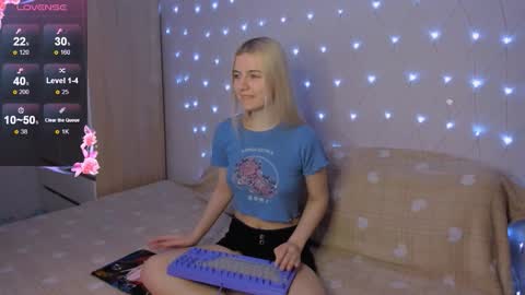 Snapshot of mailin_harrington chatting on 03.02.26 Your kitty online show from 03.02.26