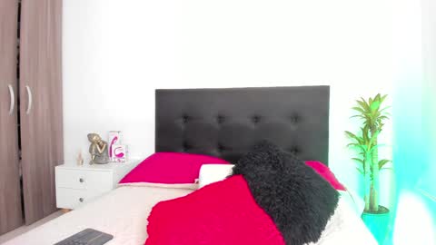 Mailyn online show from 12.27.24