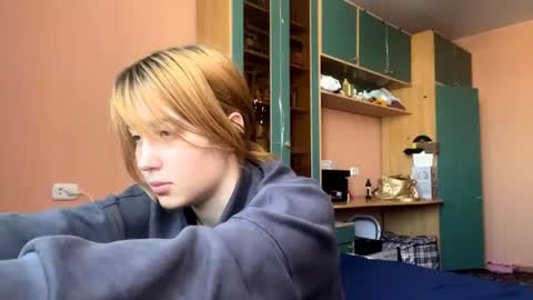 Snapshot of maisawin chatting on 06.15.26 Evie online show from 06.15.26