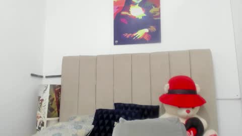 maite_milky18 online show from 10.30.25