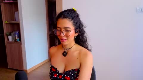   Lauu online show from 04.29.26