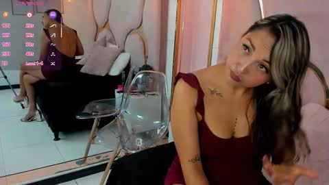 Snapshot of maiyajoness chatting on 11.18.25 maiyajoness online show from 11.18.25