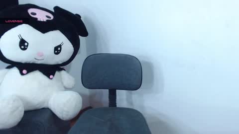 Snapshot of maja_bloom chatting on 02.05.26 Maja online show from 02.05.26