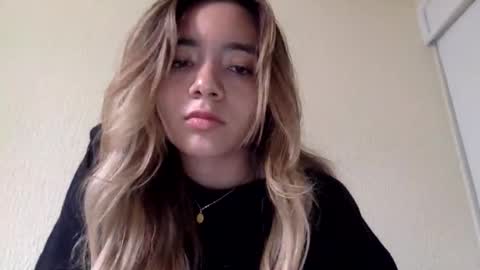 majo_gomezz online show from 05.12.26