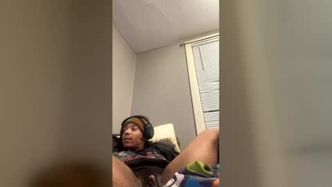 Snapshot of mak232000 chatting on 12.15.25 mak online show from 12.15.25