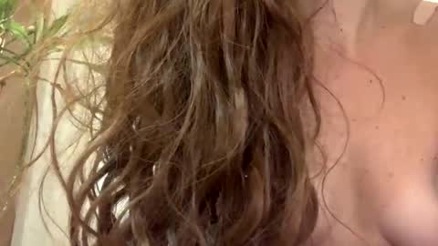 Snapshot of makemedanc chatting on 10.01.25 makemedanc online show from 10.01.25